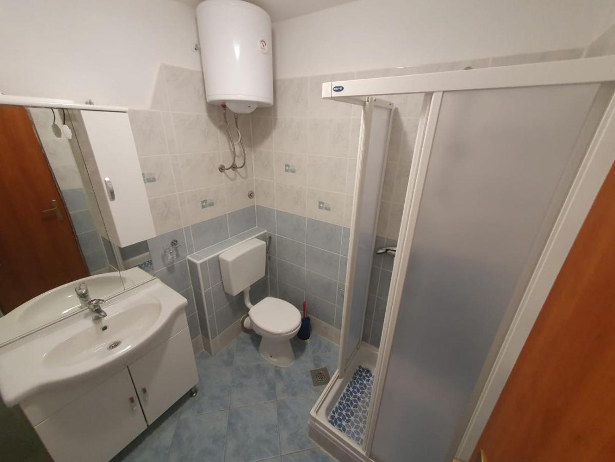 Francis Appartements Pakoštane Екстериор снимка