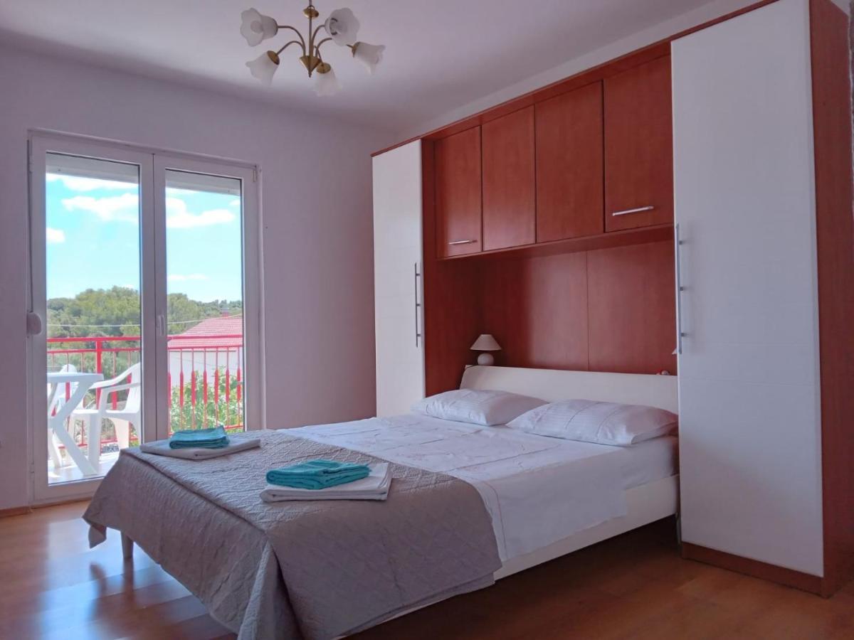 Francis Appartements Pakoštane Екстериор снимка