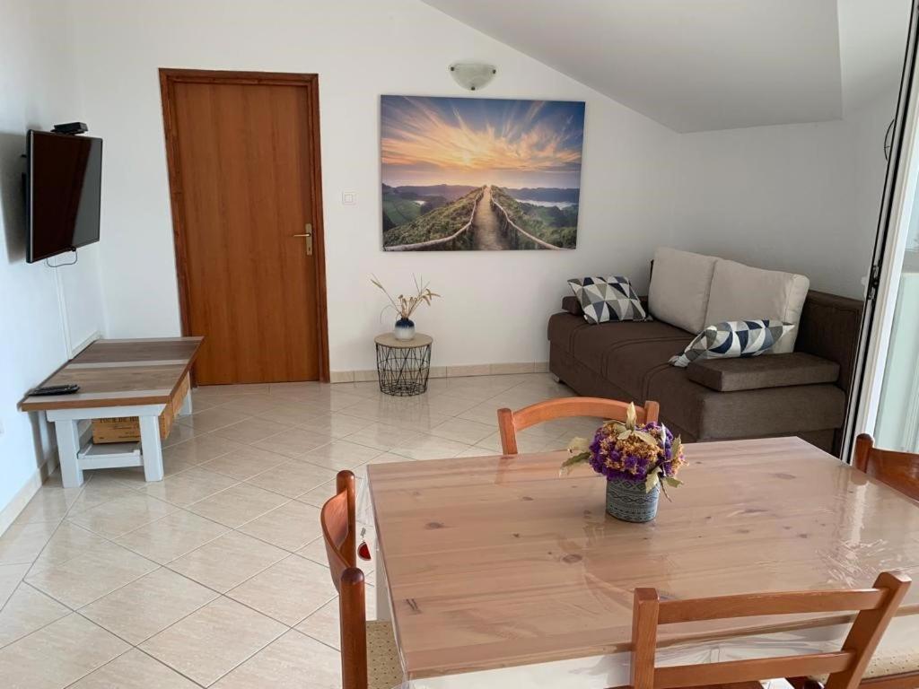 Francis Appartements Pakoštane Екстериор снимка