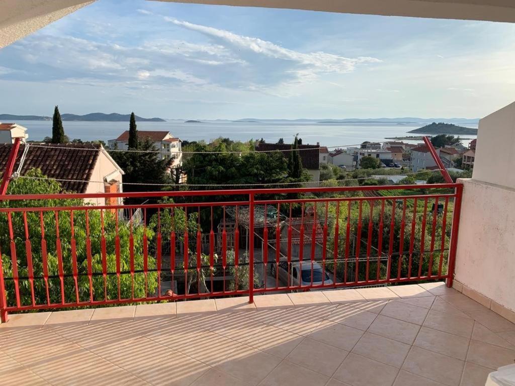 Francis Appartements Pakoštane Екстериор снимка