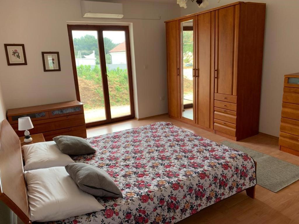 Francis Appartements Pakoštane Екстериор снимка